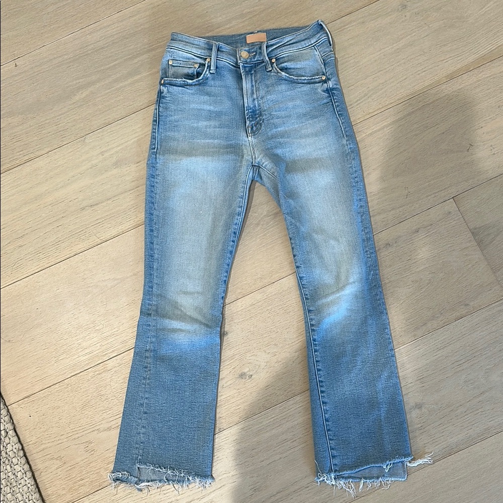 Blue Ankle Cropped Jeans with Frayed Hem